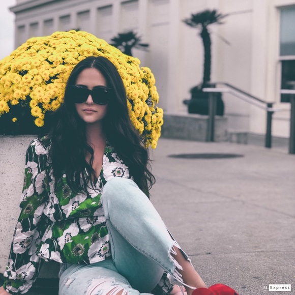 Meet your Posher, Kristen - Picture 1 of 1